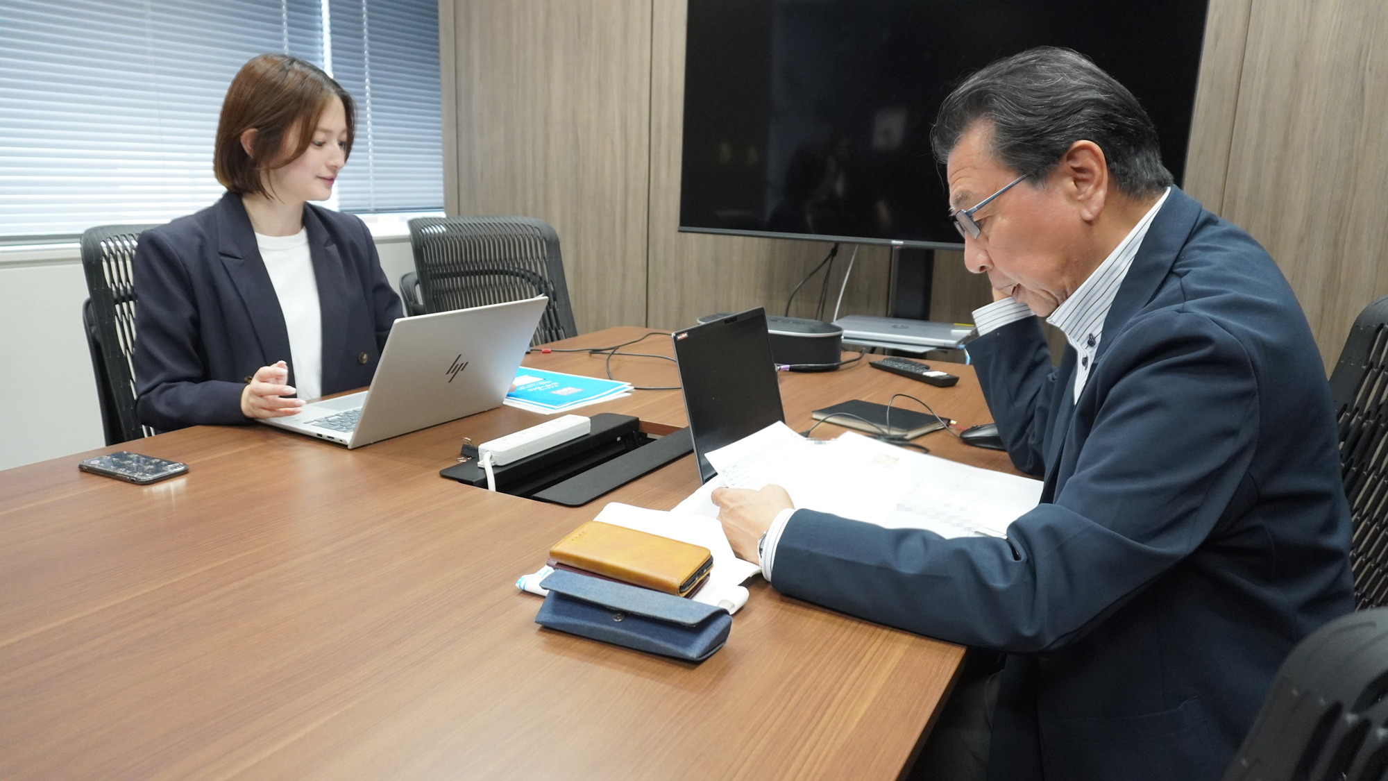 資料確認の様子